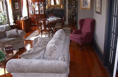 Roussell'S Garden Bed And Breakfast Savannah